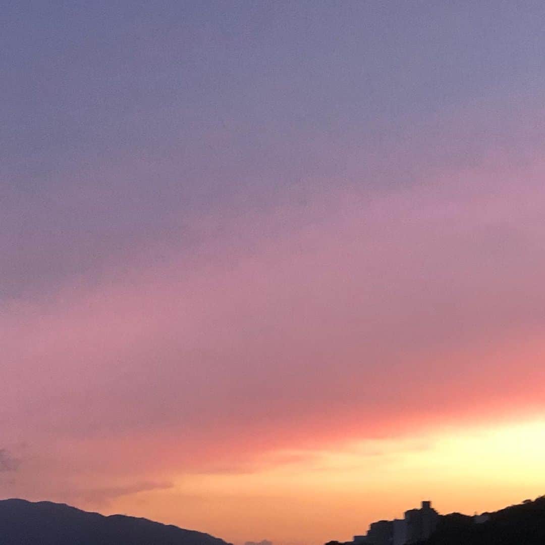 アキ（荒木良明）さんのインスタグラム写真 - (アキ（荒木良明）Instagram)「くもってて部分日食は、石垣島からの配信だけ見たー。次は10年後かー。プロの最高の場所からのは綺麗でいいねんけど、やっぱりライブで見たいよぉ〜。 #わたがし #さとう水祭り #部分日食」6月21日 19時56分 - mizutamareppuaki