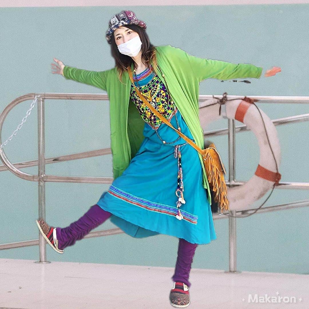 アンジェラ佐藤さんのインスタグラム写真 - (アンジェラ佐藤Instagram)「フランスパン貰ったのでサバラン作った……のは良いが、 下ごしらえの段階でほぼ完食してまうといふ。。ﾀﾞﾒぢゃん(´∀｀*)ﾊﾊﾊ  #アンジェラ飯 #フランスパンアレンジ #フランスパンのサバラン #生クリームなかったからマシュマロトッピング #洋酒と紅茶で作ったシロップをかけて冷蔵庫で冷やすだけ #簡単おやつ #今日のエスニッカー #エスニックファッション好きな人と繋がりたい  #腰紐がポイント #しかしベルトを腰紐と言う時点でおばちゃん #ヒンナヒンナ」6月21日 20時14分 - angela_satou