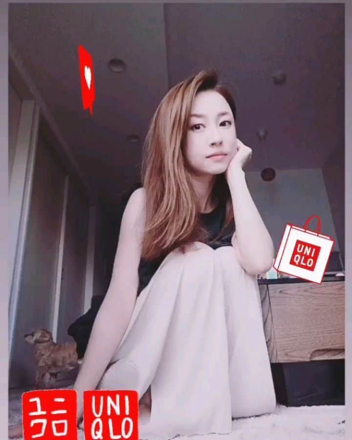 山上紗和 のインスタグラム：「最近毎日#UNIQLO  生地がしっかりしていて、毎日洗っても大丈夫だし、#コロナ対策 にも最適❗😈 #全身ユニクロ #コスパ最高  #uniqloコーデ #プチプラコーデ  #高見えコーデ  #クレープジャージーt  #コットンノースリーブt  #ワッシャーサテンスカートパンツ  #シフォンプリーツスカートパンツ」