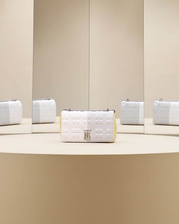 のインスタグラム：「Rule of three . Our quilted leather #LolaBag refreshed in a palette of white, grey and yellow for the new #BurberryPreAW20 collection . #Burberry  .  Music by @lilocox_」