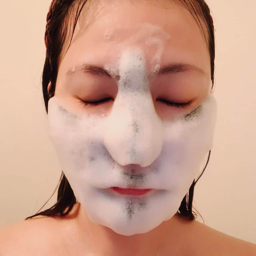 松尾幸実さんのインスタグラム写真 - (松尾幸実Instagram)「フェイスパックmemo メディヒール炭酸パックは刺激が強いので、使用後はティーツリーなど鎮静作用のあるパックで肌を整える。 また、この炭酸パックはピーリング作用があるので、肌が荒れているときは使用しない事。  #フェイスパック」6月21日 21時07分 - yukimi.m_official
