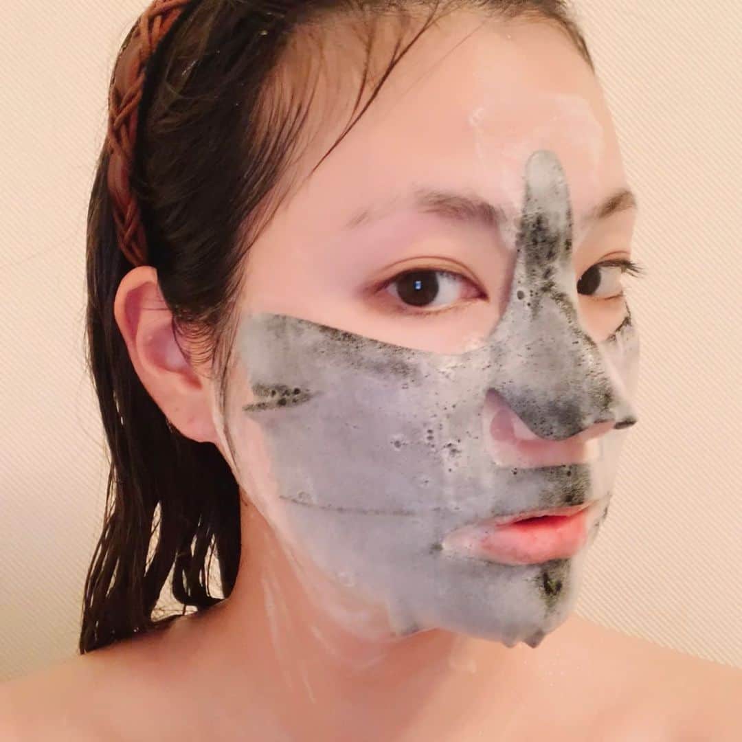 松尾幸実さんのインスタグラム写真 - (松尾幸実Instagram)「フェイスパックmemo メディヒール炭酸パックは刺激が強いので、使用後はティーツリーなど鎮静作用のあるパックで肌を整える。 また、この炭酸パックはピーリング作用があるので、肌が荒れているときは使用しない事。  #フェイスパック」6月21日 21時07分 - yukimi.m_official