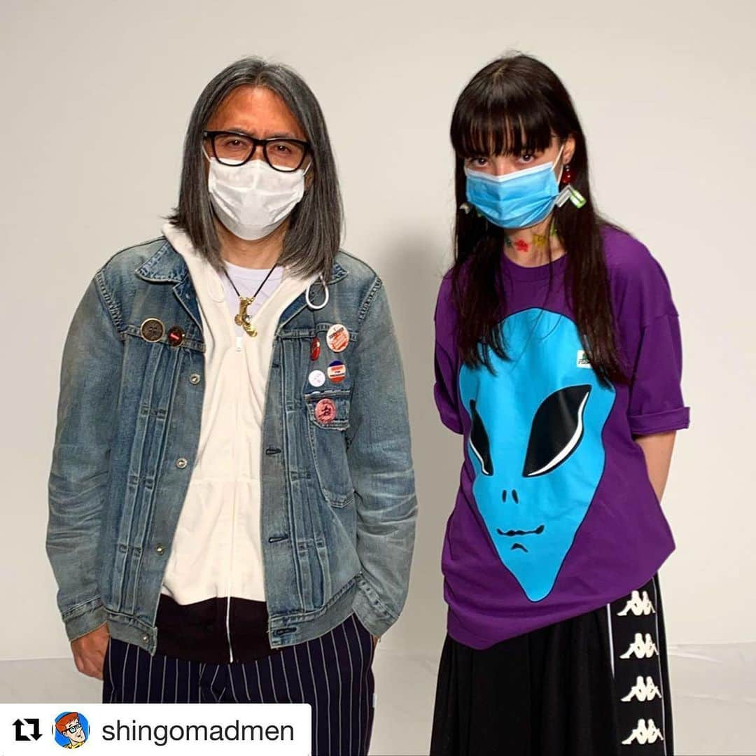 藤原ヒロシさんのインスタグラム写真 - (藤原ヒロシInstagram)「#Repost @shingomadmen with @get_repost ・・・ ツーショット・シリーズ、題して「MANON - WORLD'S END feat. dodo、藤原ヒロシ REMIX」でございます🤣🤣🤣ロイヤルストレートフラッシュが揃いました！本当に完璧な放課後エモラップでございます、お楽しみにです🎵🎵🎵 #manon  #dodo #hf #藤原ヒロシ #asobisystem  #oddjobinc #yuppa #emorap #放課後ラップ #fragment」6月21日 21時07分 - fujiwarahiroshi