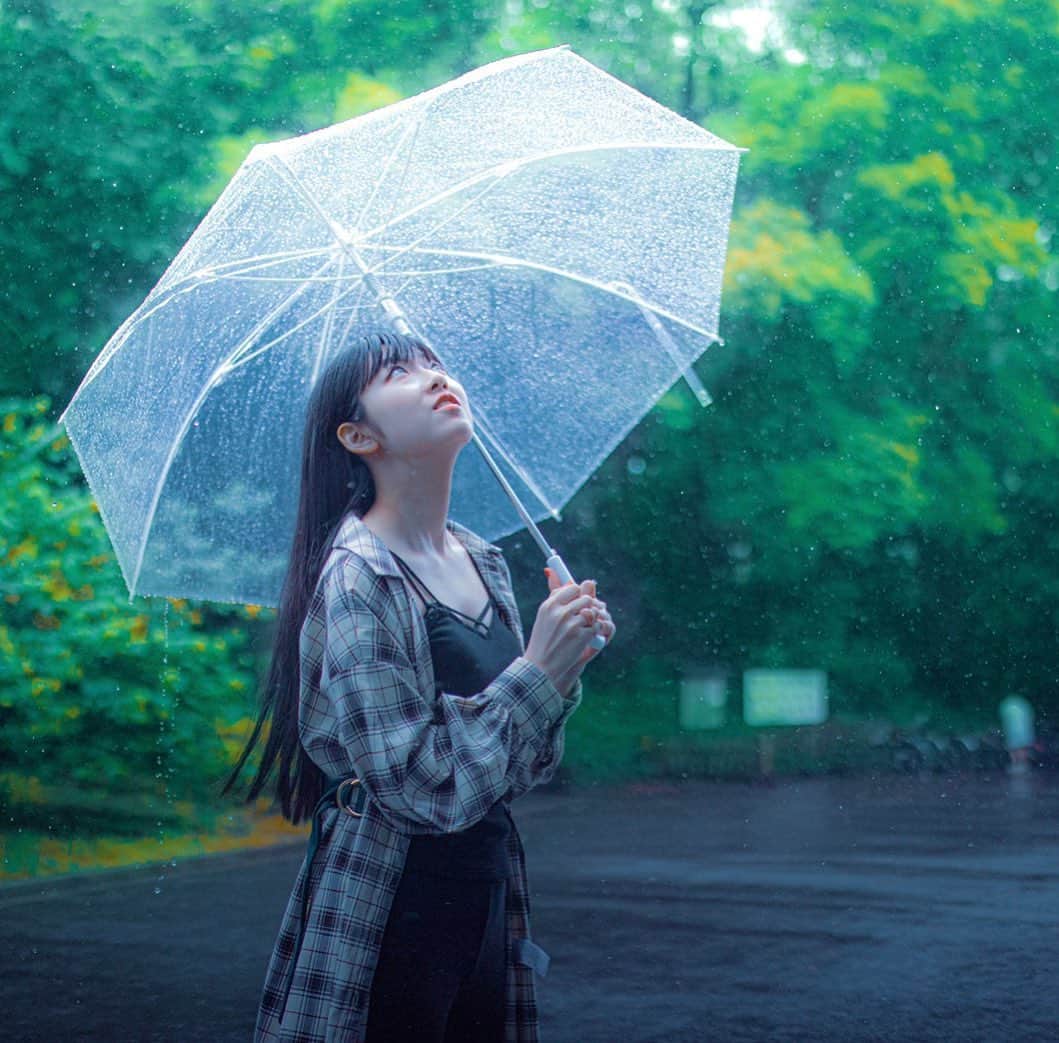 磯原杏華さんのインスタグラム写真 - (磯原杏華Instagram)「みなさん日食見れました？ 私は日食眼鏡を持ってなくて見れませんでした。残念😶 . 今日は少し寒かったですが明日はさらに雨が降るみたい ☔︎ 明日からの１週間も楽しもうね ❤︎」6月21日 21時11分 - isoharakyoka_box