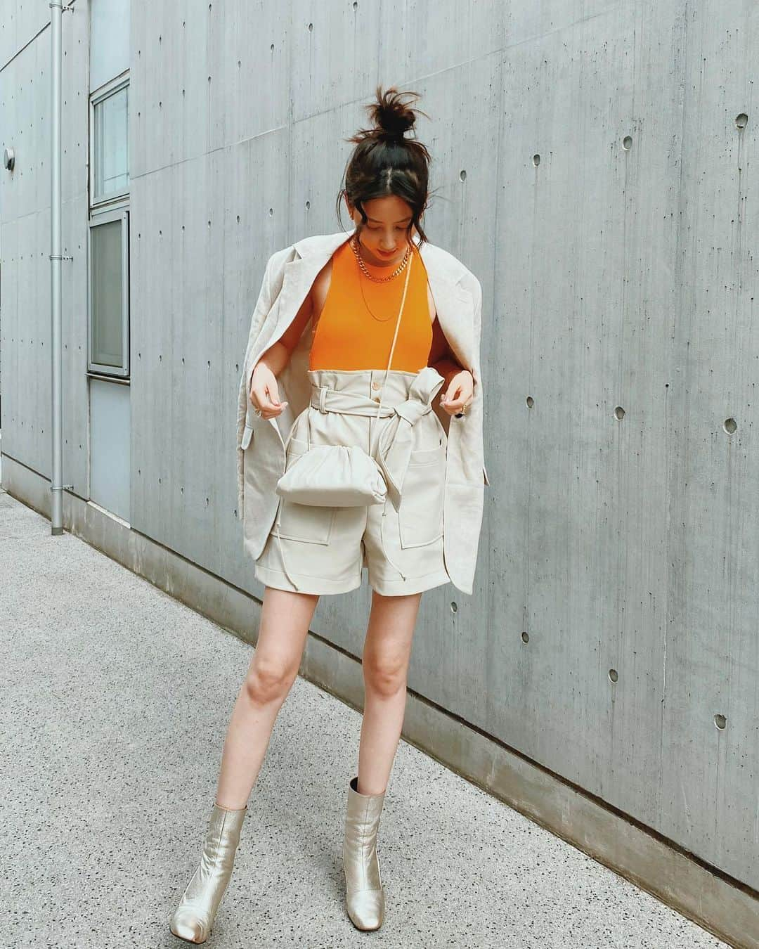 河北麻友子さんのインスタグラム写真 - (河北麻友子Instagram)「FASHION JACKET: SUBTLE TANK TOP: ZARA SHORTS: The Frankie Shop BOOTS: hulis for IRUKA BAG : Bottega Veneta  #FASHION #OOTD #麻友コーデ」6月21日 21時12分 - mayukokawakitaofficial