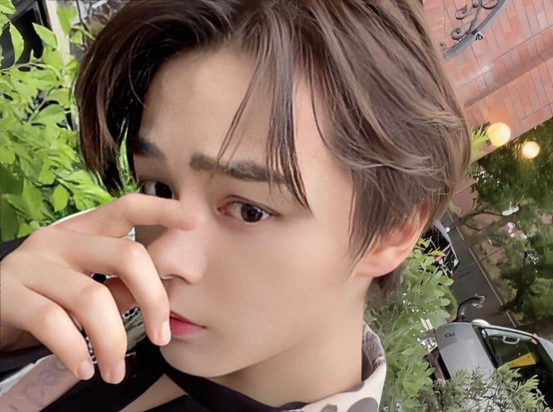 鶴房汐恩（JO1）のインスタグラム：「[👽] JAMの皆さん！  #KCONTACT #KCON  JOIN NOW!  youtube.com/Mnet/join  #JO1  #ジェイオーワン —— [👽] ➖➖➖➖➖➖➖➖➖➖➖➖➖➖➖➖➖ #tsuruboshion #tsurubo #shion #鶴房汐恩 #JO1 #JAM #produce101japan #japan #jpop」