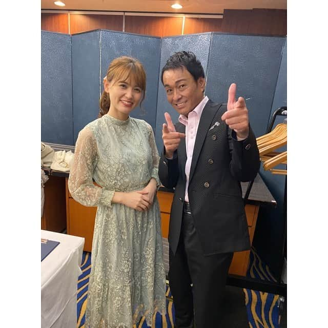 三島ゆかりさんのインスタグラム写真 - (三島ゆかりInstagram)「サンテレビ『プレミアム歌謡ショー』公開収録が無事終了致しました✨✨番組始まって以来初となる公開収録で、至らない点もあったかと思いますが、最後まで見届けてくださったお客様、ありがとうございました💖🥺🙏 かなり長丁場でしたので、お疲れになられた方もいらっしゃったと思います💦ですがいつもテレビをご覧頂いている皆様がお集まりくださったこと、本当に嬉しかったです🍎🎵 放送は7月4日、11日、18日、25日、毎週土曜日のあさ7：00〜です📺☺️ そして、プレミアム歌謡ショースペシャルと題して、8月1日(土)あさ7：00〜2日(日)夕方4：00〜❣️お楽しみに👍 #サンテレビ #プレミアム歌謡ショー #公開収録 #お疲れ様でした #ありがとうございました #長丁場 #疲れたけど楽しかった #三島ゆかり #ゆかりんご #アシスタント #見てね #instagood #instalike #instafashion #follow」6月21日 21時18分 - apple340