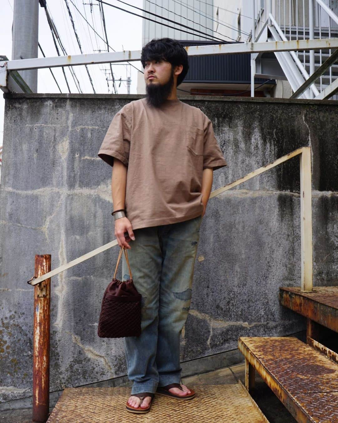 ARK STATESさんのインスタグラム写真 - (ARK STATESInstagram)「【#camber】﻿ ﻿ 【別注】8oz MAX WEIGHT POCKET T-SHIRT ¥8,580(税込み)﻿ ﻿  CAMBERよりARK STATES別注のSANDカラーのヘビーオンスTシャツが入荷しました。 ------------------------------﻿ ARK STATES/ARK VINTAGE﻿ ﻿ 栃木県宇都宮市伝馬町1-17 1F﻿ ﻿ TEL:028-688-8895  #camber #キャンバー #rrl #slow #thesandalman #denim  #デニム #tshirt  #tshirtstyle  #fashion  #ファッション #arknets #arkstates #arkvintage」6月21日 21時40分 - arkstates