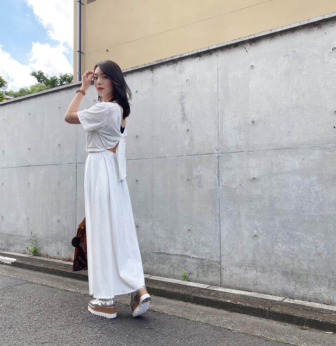 今村仁美さんのインスタグラム写真 - (今村仁美Instagram)「#coordinate aconceptで購入した靴がすっごい可愛いの💋ピカピカ ワンピースは、展示会で購入した @snidel_official ❤️」6月21日 21時38分 - imamura_hi