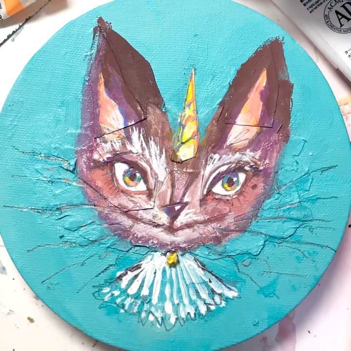 チアキコハラのインスタグラム：「drawing cat🐱 . #catstagram #cat #🐱 #🎨 #art #artwork #illustration #livepaint #お絵描き #ユニコーン #unicorn#🦄 #白猫からユニコーン猫へ いつもこんな感じで変貌していきます。#色々と製作中 #猫はかわいいけど犬が好き」