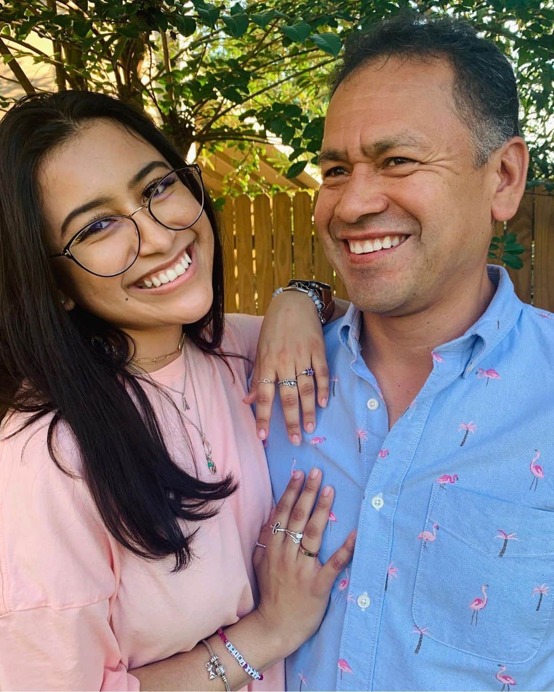 Victoria's Secret PINKさんのインスタグラム写真 - (Victoria's Secret PINKInstagram)「Happy Father’s Day to all the dads out there! We promise to laugh at all your jokes today. 🤞😉🤣」6月21日 21時58分 - vspink