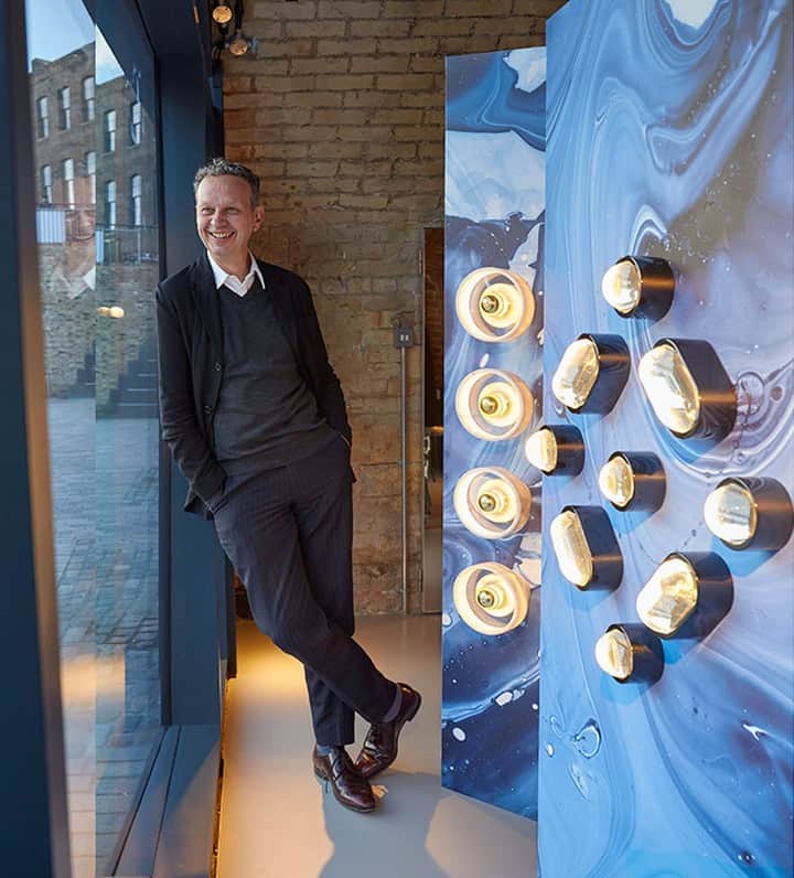 のインスタグラム：「Last year we won the @elledecorationuk Bathroom Award for the SPOT surface light.⁠ ⁠ 📸 by @_jennylewis__⁠ ⁠ ⁠ ⁠ #tomdixon #tomdixonSPOT #ElleDecorationUK #BathroomAward #interiordesign #interior #design #inspiration #london #kingscross」