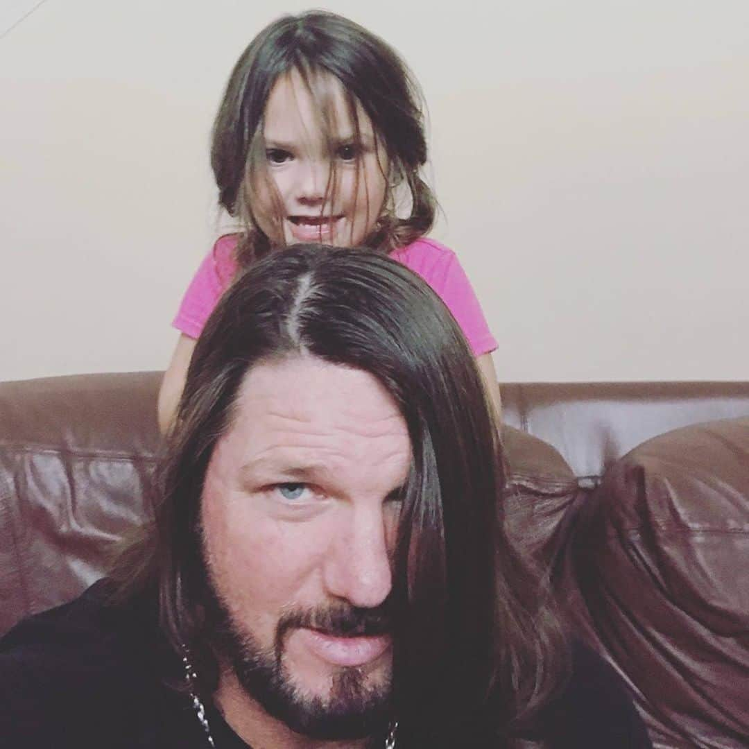 WWEさんのインスタグラム写真 - (WWEInstagram)「Happy #FathersDay to all the dads in the WWE Universe! ❤️」6月21日 22時00分 - wwe