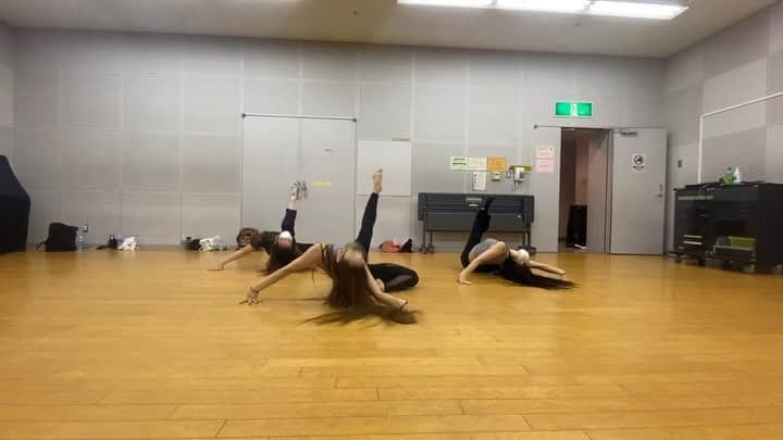 のインスタグラム：「_ . 6/20 @hikari.furuta's VOGUE WS👠 . w/ @yakkkko.y . @houseoforicci . . 🎶 @lazyflow /Vogue(feat.B.Ames&Matyouz) . . テンションぶち上げコレオでした🔥🔥🔥 激しいのは踊ってて気持ちいい！ . #dance#dancer#dancevideo#vogue #voguedance#voguing#voguer #voguefemme#voguefem#feminine #sexy#hairwhip#hikarifamily#houseoforicci #houseoforiccijapan#theoricciway#ayanaoricci」