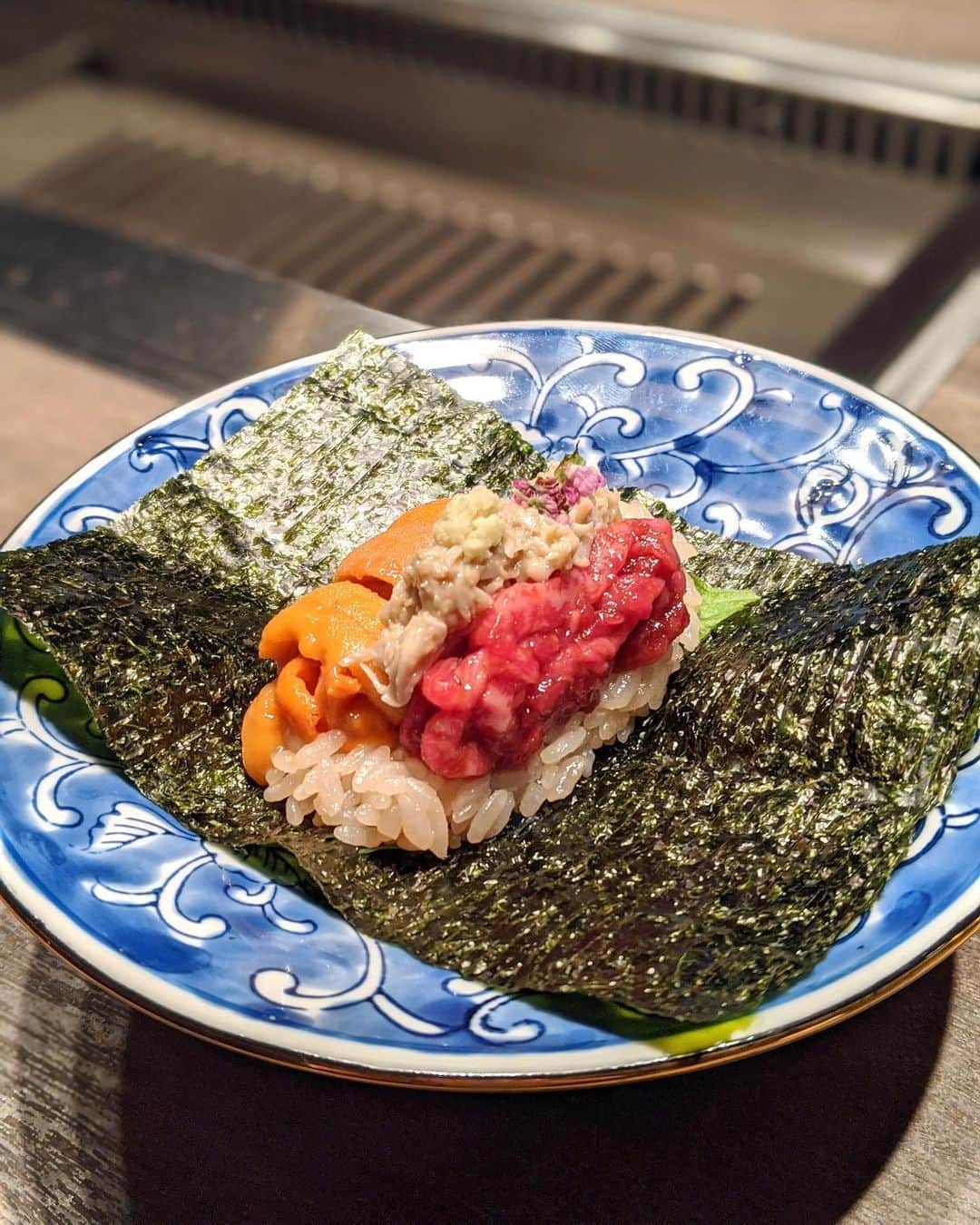 安岡あゆみさんのインスタグラム写真 - (安岡あゆみInstagram)「. OPENぶりに伺ったUshigoro S🍖 生雲丹と赤身の手巻きが大好き…💕 完全個室なので会食にもおすすめです🍴 . . #ushigoros #yakiniku #ayumi_y_gourmet #うしごろs #焼肉 #西麻布 #西麻布グルメ #西麻布焼肉」6月21日 22時19分 - ayumi_yasuoka