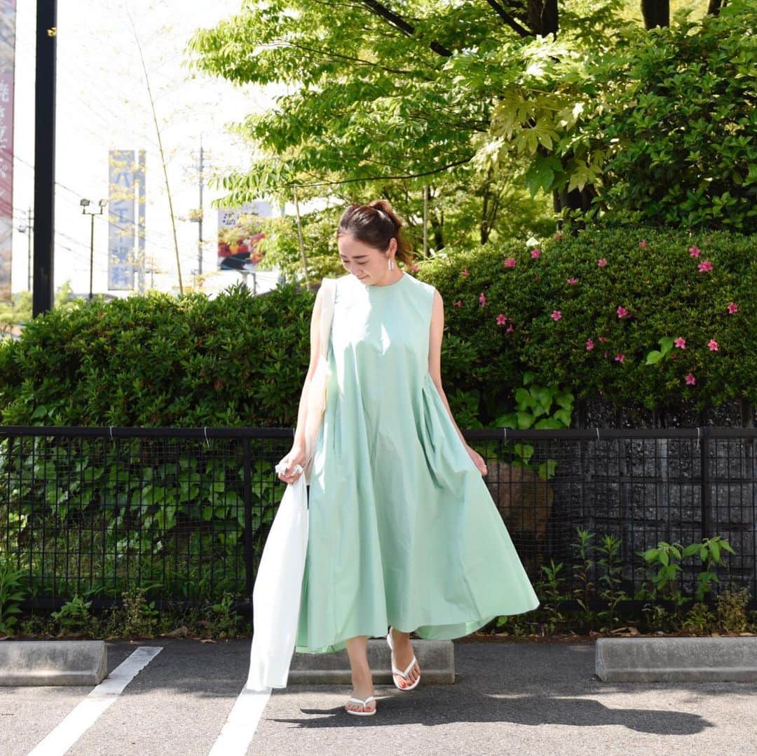 Keikooooooさんのインスタグラム写真 - (KeikooooooInstagram)「モノトーンも好きだけど、 やっぱり色物がスキ🌈🌟 新しく出た新色も可愛いんだよなぁ🤤 カーデもミントグリーンで、 ワントーンコーデにしてみました🌿💚 . 👗 @blanc_official.jp 👘 @uniqlo 👜 @lanvin_en_bleu_womens」6月21日 22時22分 - keity1011
