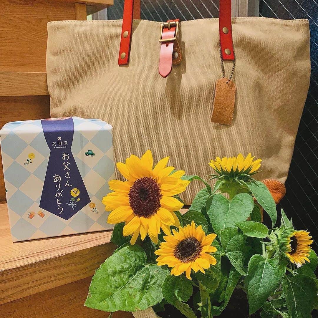 のインスタグラム：「Father's Day 子供達からのプレゼント。 皆んなありがとう^ ^」