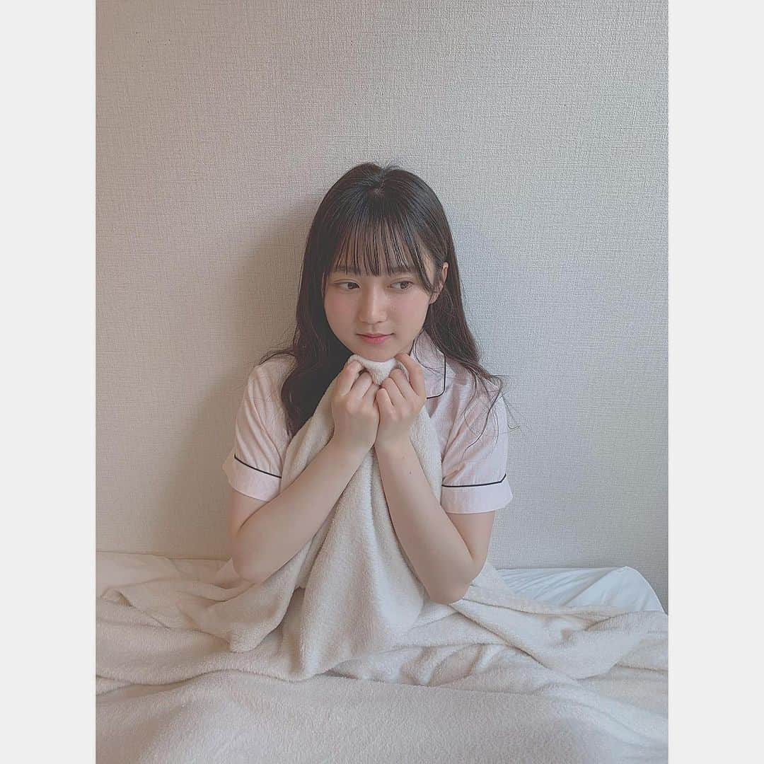 鈴木くるみさんのインスタグラム写真 - (鈴木くるみInstagram)「おうちでセルフ生写真撮影しましたー！！ 皆さんチェックしてくれましたか〜？？ もし気になるな〜って方は6月23日までです💓💞 みんなぜひ手元で見てね〜😍 よろしくお願いします♪  #セルフ #生写真 #おうち時間 #スヌーピー #パジャマ #メガネ女子 #かわいい ？？？」6月21日 22時32分 - kurumi_akb48