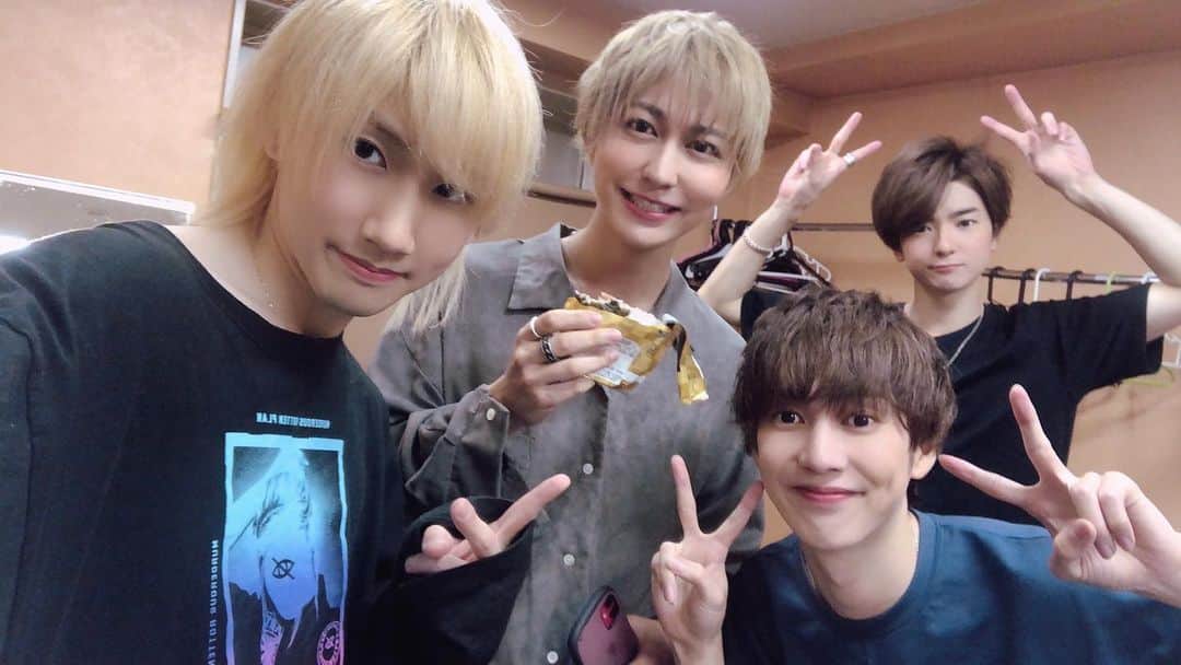 鯨井俊介のインスタグラム：「6/21 ワンマンライブ配信！ 最高でした！ありがとう！」