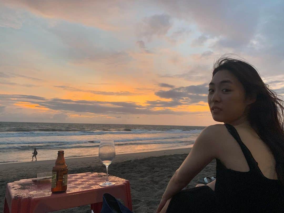 イ・ヨニのインスタグラム：「지난 사진.. 안녕 오랜만이에요.^^」