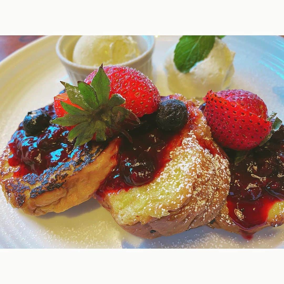 みなみのインスタグラム：「最近フレンチトースト好き。」