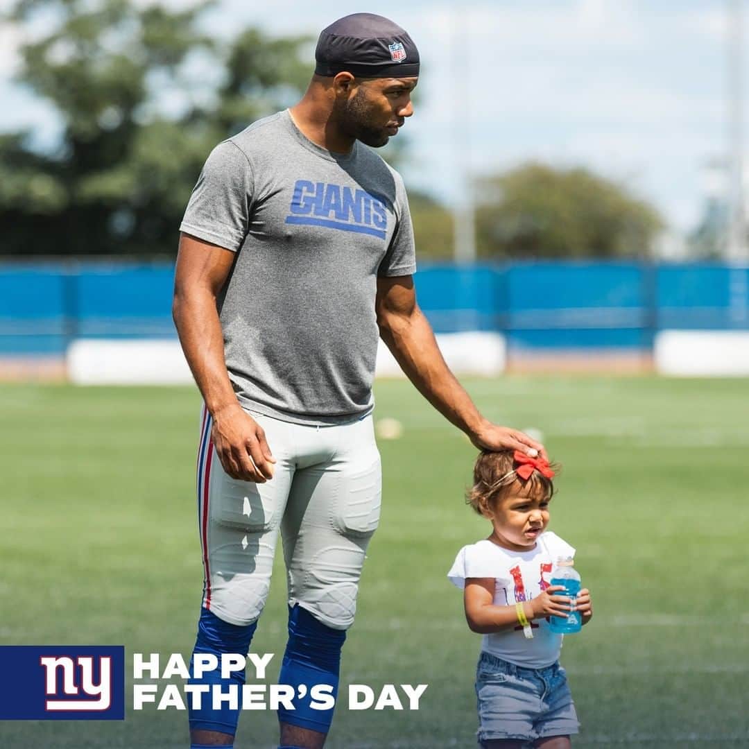 New York Giantsさんのインスタグラム写真 - (New York GiantsInstagram)「Thanks for everything you do, dads! 💙 #HappyFathersDay」6月21日 23時01分 - nygiants