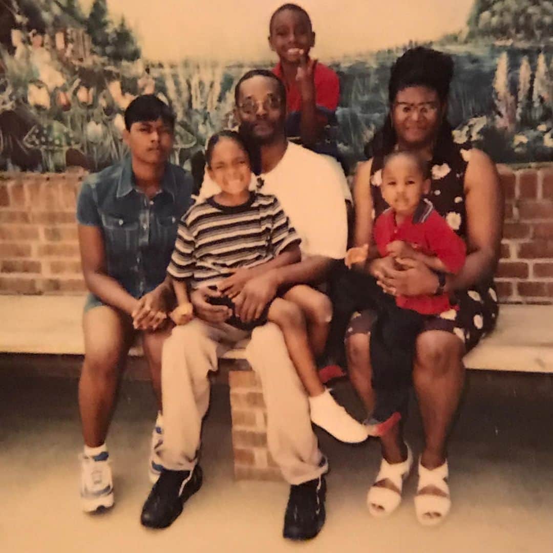 ジョン・ウォールのインスタグラム：「Celebrating you both today, wishing  yall were here but I know you are both looking down and smiling ..Happy Birthday to my Best Friend! Mom, you already know what I’m feelin💔 LOVE YOU‼️Happy Father’s Day Pops, I Love you❤️ #RIH #JCW🕊 #FAP🕊」
