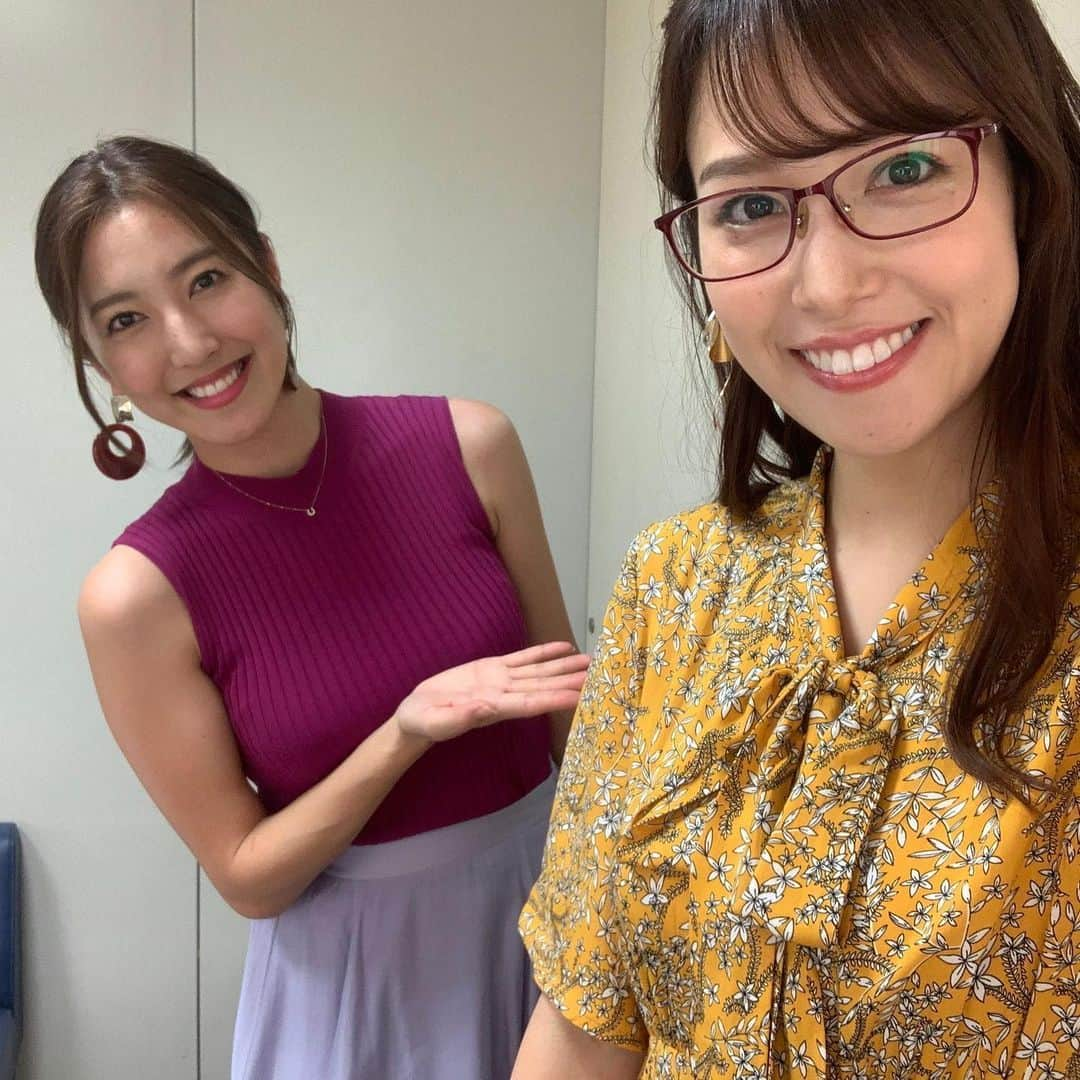 鷲見玲奈さんのインスタグラム写真 - (鷲見玲奈Instagram)「. 馬好王国、2週続けてお邪魔しました✨ . 5連単は外してしまいましたが…最後にウマジョで写真撮れたの嬉しかった☺️ 小澤陽子アナウンサーとは競馬中継MCの時期も被っていて、一緒に取材を受けたりご飯に行ったりした仲なのです✨ こういう形で共演できるなんて！！と、収録後も盛り上がりました🌸 . ５連単も、いつかまたリベンジできたらいいな😫 . そして、そろそろ予想もちゃんと当てたい！！ ダービースタリオンマスターでも勉強しようっと✨🏇 . . #馬好王国 #小澤陽子 アナウンサー #神部美咲 ちゃん #横山ルリカ ちゃん」6月22日 8時46分 - sumi__reina