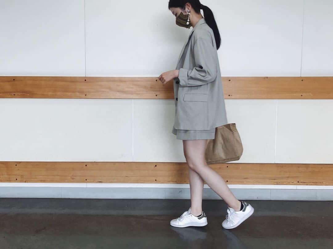 福井千佳さんのインスタグラム写真 - (福井千佳Instagram)「. . くるりん〜 . #coordinate#gu_pr#gumania#セットアップ#ジャケット#スニーカーコーデ#adidas#costco#コストコ#オーバーサイズジャケット#ウエストベルトハーフパンツ . . 今週も、楽しみましょ。 . #model#fashionmodel#모델#和装モデル#フリーランス#freelance#福井千佳#chika_fukui#インフルエンサー#beauty #style#おしゃれさんと繋がりたい#handmadeaccessory#좋아요#좋아요반사#좋아요환영#팔로우미#팔로미#뷰티스타그램」6月22日 9時03分 - chika291