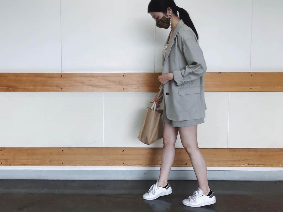 福井千佳さんのインスタグラム写真 - (福井千佳Instagram)「. . くるりん〜 . #coordinate#gu_pr#gumania#セットアップ#ジャケット#スニーカーコーデ#adidas#costco#コストコ#オーバーサイズジャケット#ウエストベルトハーフパンツ . . 今週も、楽しみましょ。 . #model#fashionmodel#모델#和装モデル#フリーランス#freelance#福井千佳#chika_fukui#インフルエンサー#beauty #style#おしゃれさんと繋がりたい#handmadeaccessory#좋아요#좋아요반사#좋아요환영#팔로우미#팔로미#뷰티스타그램」6月22日 9時03分 - chika291