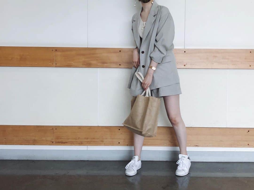 福井千佳さんのインスタグラム写真 - (福井千佳Instagram)「. . くるりん〜 . #coordinate#gu_pr#gumania#セットアップ#ジャケット#スニーカーコーデ#adidas#costco#コストコ#オーバーサイズジャケット#ウエストベルトハーフパンツ . . 今週も、楽しみましょ。 . #model#fashionmodel#모델#和装モデル#フリーランス#freelance#福井千佳#chika_fukui#インフルエンサー#beauty #style#おしゃれさんと繋がりたい#handmadeaccessory#좋아요#좋아요반사#좋아요환영#팔로우미#팔로미#뷰티스타그램」6月22日 9時03分 - chika291