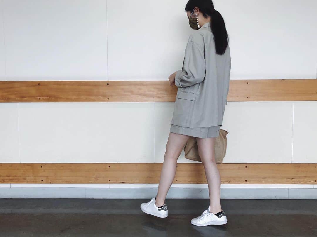 福井千佳さんのインスタグラム写真 - (福井千佳Instagram)「. . くるりん〜 . #coordinate#gu_pr#gumania#セットアップ#ジャケット#スニーカーコーデ#adidas#costco#コストコ#オーバーサイズジャケット#ウエストベルトハーフパンツ . . 今週も、楽しみましょ。 . #model#fashionmodel#모델#和装モデル#フリーランス#freelance#福井千佳#chika_fukui#インフルエンサー#beauty #style#おしゃれさんと繋がりたい#handmadeaccessory#좋아요#좋아요반사#좋아요환영#팔로우미#팔로미#뷰티스타그램」6月22日 9時03分 - chika291