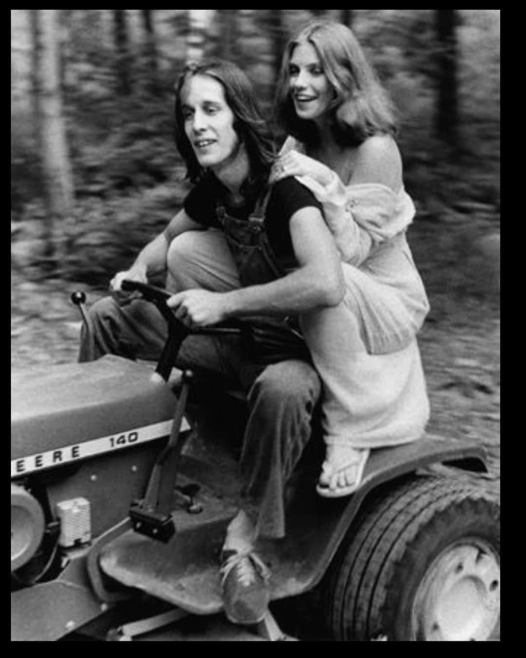 リヴ・タイラーのインスタグラム：「💗💗💗Happy happy fathers day dear @the_todd_rundgren 💗💗💗 thank you for loving us」