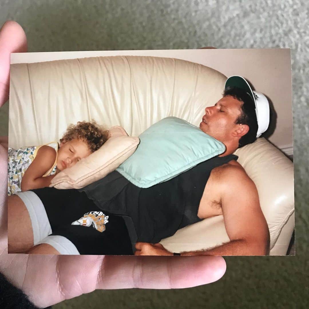 Shannon Beveridgeのインスタグラム：「happy father’s day to the voice behind all my home videos 💕 the guy who taught me everything i know about breaking and losing my cell phones.. and a lot of my more attractive qualities too lol.. i love you the most!! (side note: i used the purse in slide 2 to collect rocks) .. thinking about everyone without their dads today for whatever the reason 💕 i love you too」