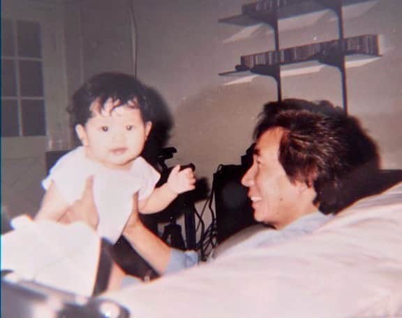 エイミー・ファムのインスタグラム：「dear bố, i’m thankful that you, mom, & @sadboygenius risked your lives to leave your home in vietnam so that we could have a chance to pursue our dreams. i would not be where i am without you, mom, our family, and all of our ancestors. i will never forget that. i miss you but hopefully i can see you soon! big big hugs to anyone else missing their parents because of covid and sending love to anyone missing their angel papas or mamas. happy father’s day ❤️」