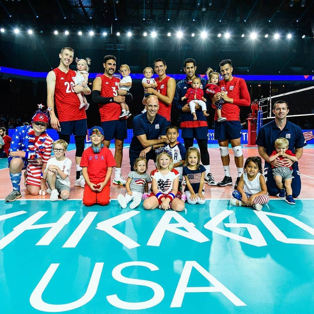 USA Volleyballさんのインスタグラム写真 - (USA VolleyballInstagram)「Happy Father's Day to all of our USAV #volleydads (a few are pictured here)! --- #fathersday」6月22日 9時29分 - usavolleyball