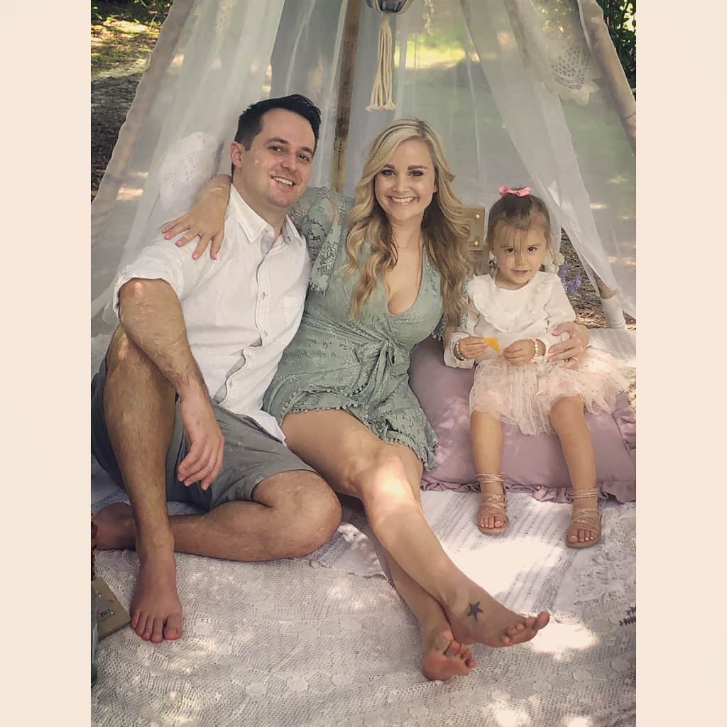 カーラ・モナコのインスタグラム：「Today was the most magical day!!! Happy Father’s Day, to my forever!! Scarlett and I, are so lucky to have you!! She is extremely lucky, to have a daddy, as incredible, as you! We love you so much!! 🎉🥂🤍」
