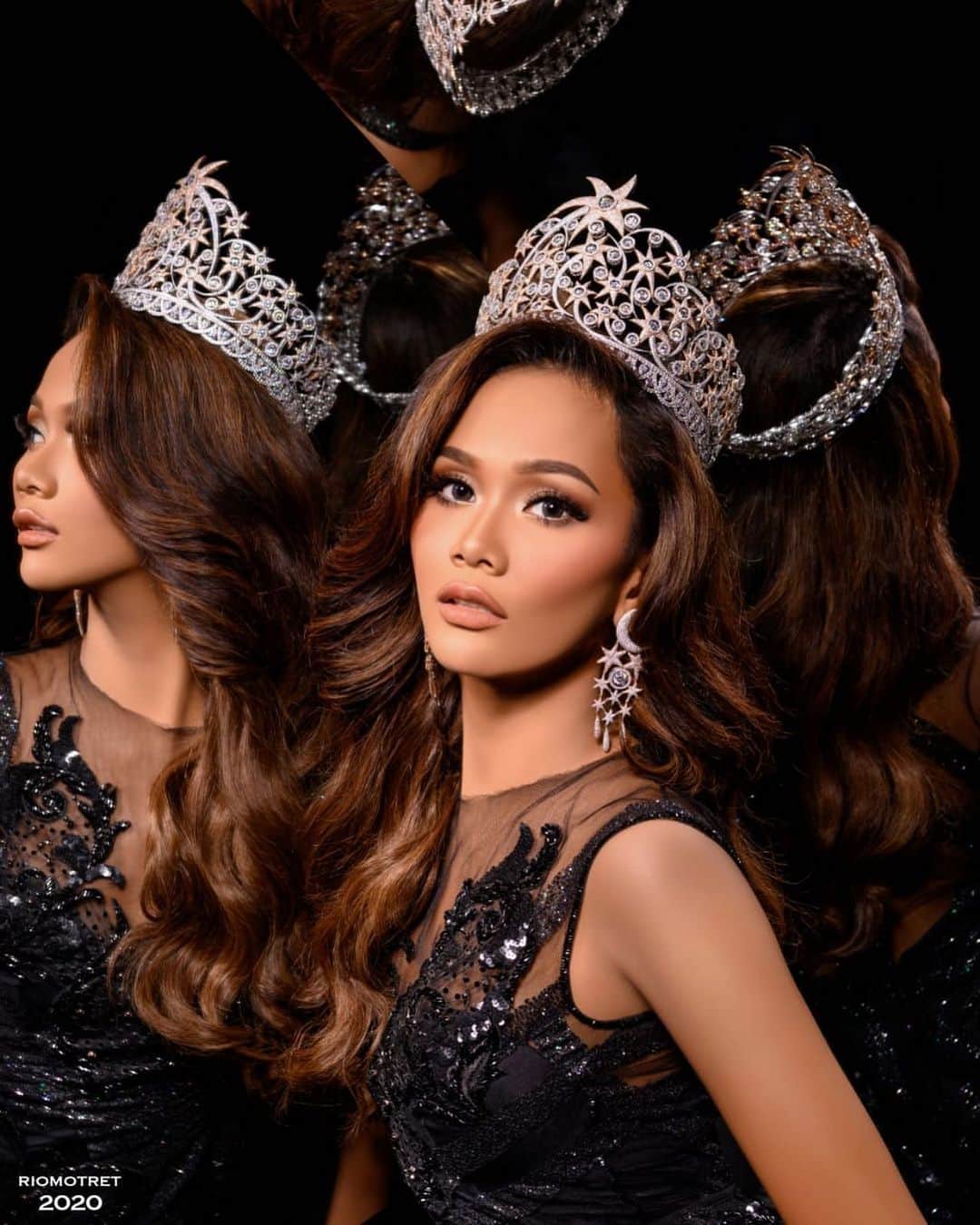 Ivan Gunawanさんのインスタグラム写真 - (Ivan GunawanInstagram)「The crown is not only on her head but also in her soul. Enjoy your very first day as a winner, Our beautiful Queen of Miss Grand Indonesia 2020 @aurrakharishma . . Photographer : @riomotret Stylist : @erichalamin Makeup : @anpasuha_official using @ivangunawan_cosmetics Hair do : @woko_s Jewelry: @ytutamaputra Dress : @ivan_gunawan  #MissGrandIndonesia2020 #YayasanDuniaMegaBintang #MGI2020 #IvanGunawan」6月22日 9時54分 - ivan_gunawan