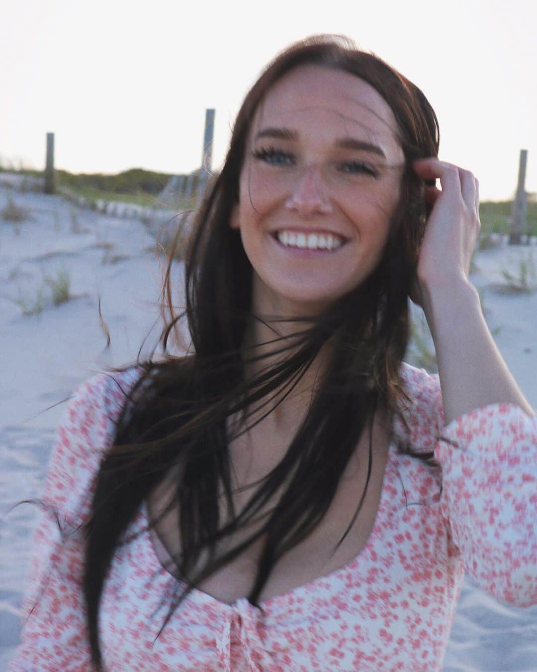 Nicole Kopchakのインスタグラム：「If I give you my heart, would you hold that?」