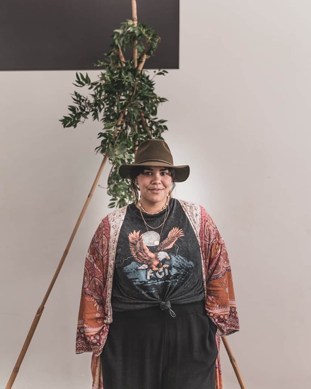 さんのインスタグラム写真 - (Instagram)「Morning everyone 🦋 @allira.potter here Let’s start of by acknowledging the traditional owners of the land and pay our respects to ancestors past present and emerging. . I’d like to acknowledge any First Nations people’s that may be reading and watching my take over today. . Let’s continue the momentum and conversation around everything that is happening with our BIPOC community. I want to share the first post by linking you to some really great resources when it comes to Aboriginal culture; - @commongroundaustralia @blakbusiness @blackfulla_bookclub @clothingthegap @tiddas4tiddas . The purpose of me sharing these pages is to create awareness and the gap that exists with Aboriginal culture and White Australia. . These pages share History, facts and resources to help you understand my culture. . #sharethemicnow」6月22日 9時57分 - helen_jannesonbense