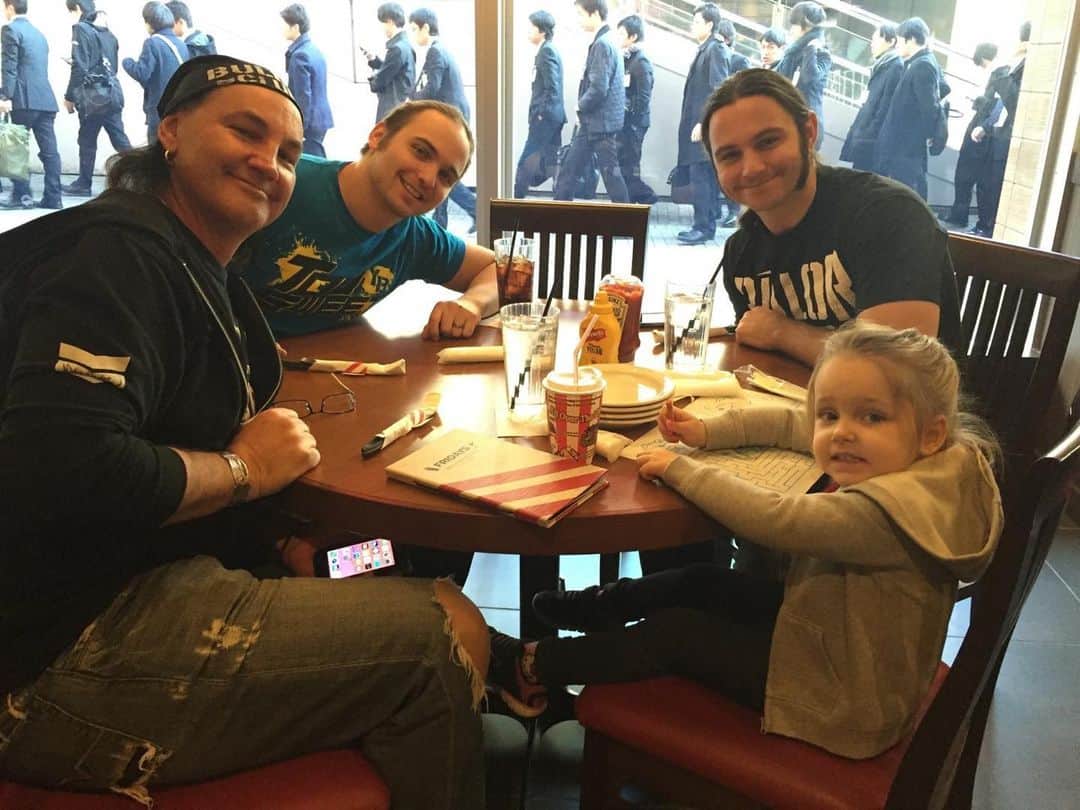 マット・ジャクソンのインスタグラム：「Happy Father’s Day, Dad. Love you.」