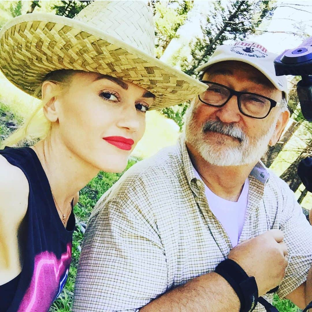 グウェン・ステファニーさんのインスタグラム写真 - (グウェン・ステファニーInstagram)「happy father’s day poppie we love you!! #bestdadever❤️ gx」6月22日 1時14分 - gwenstefani