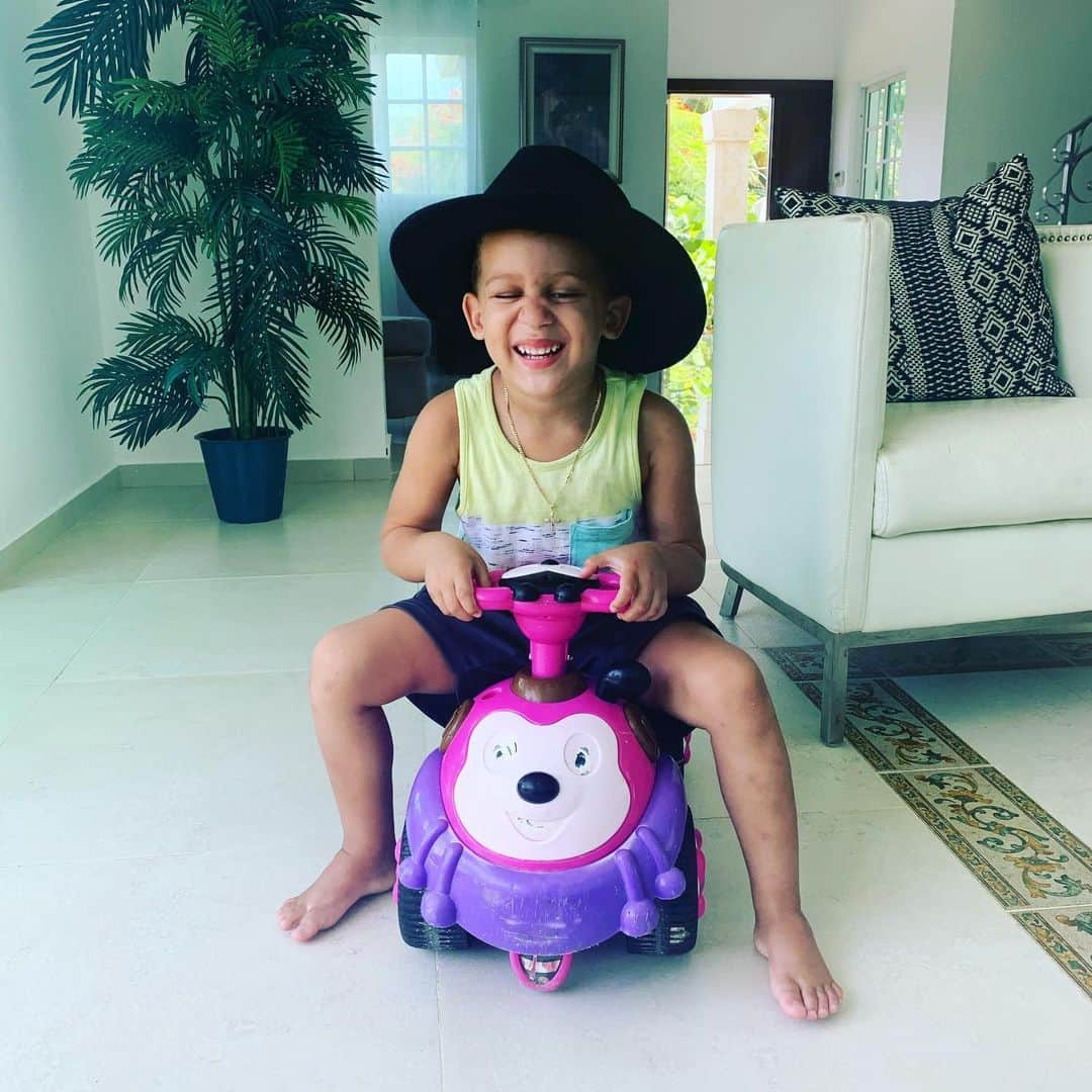 ジョーダン・ノルベルトのインスタグラム：「Lo vendo 😂😍😍」