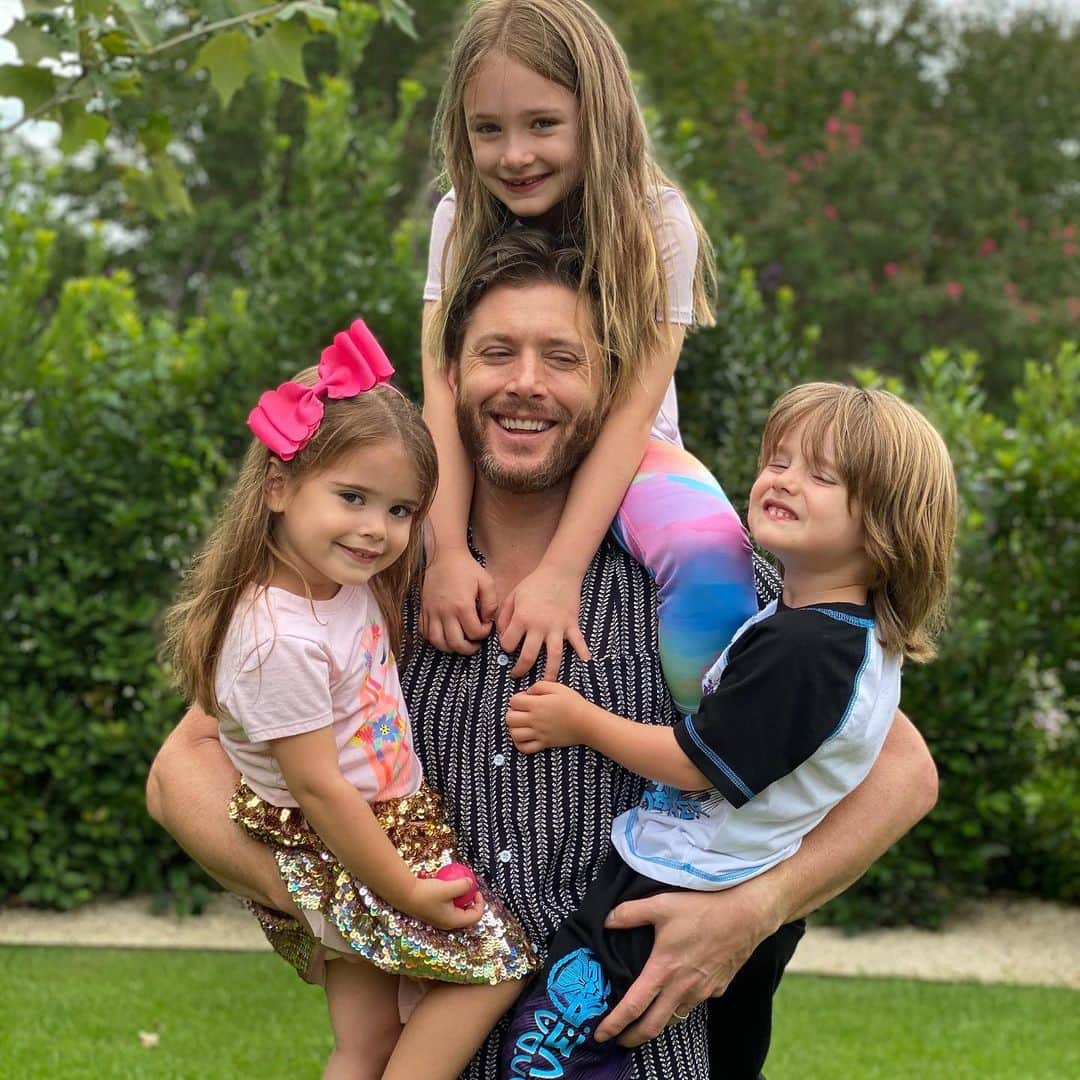 ダニール・ハリスのインスタグラム：「Happy Father’s Day @jensenackles Thank you for always being an example of love for our children. You are kind, thoughtful and strong, in all the ways ❤️ #fathersday」