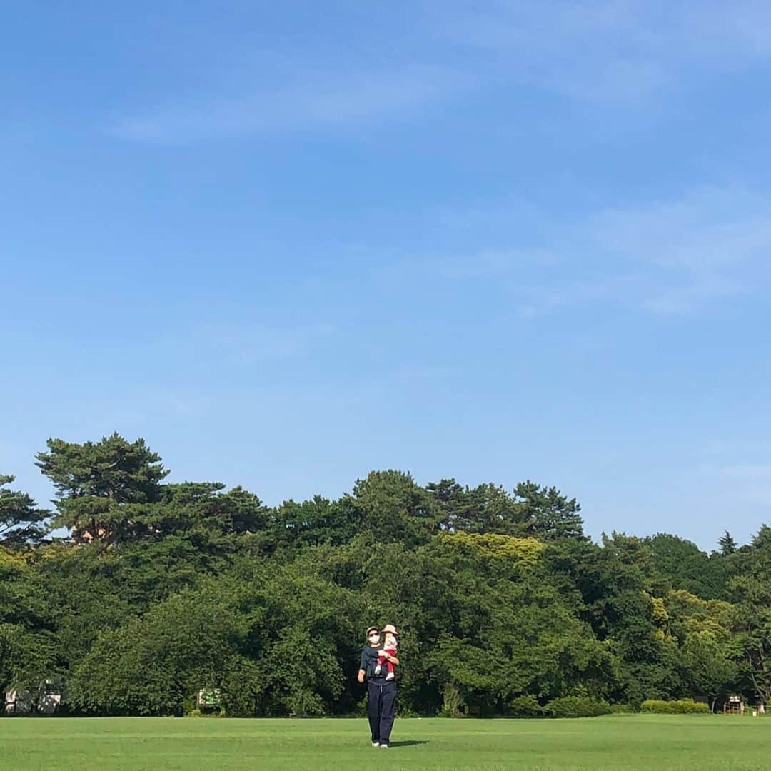 のインスタグラム：「😎👶 📷 by 😊」