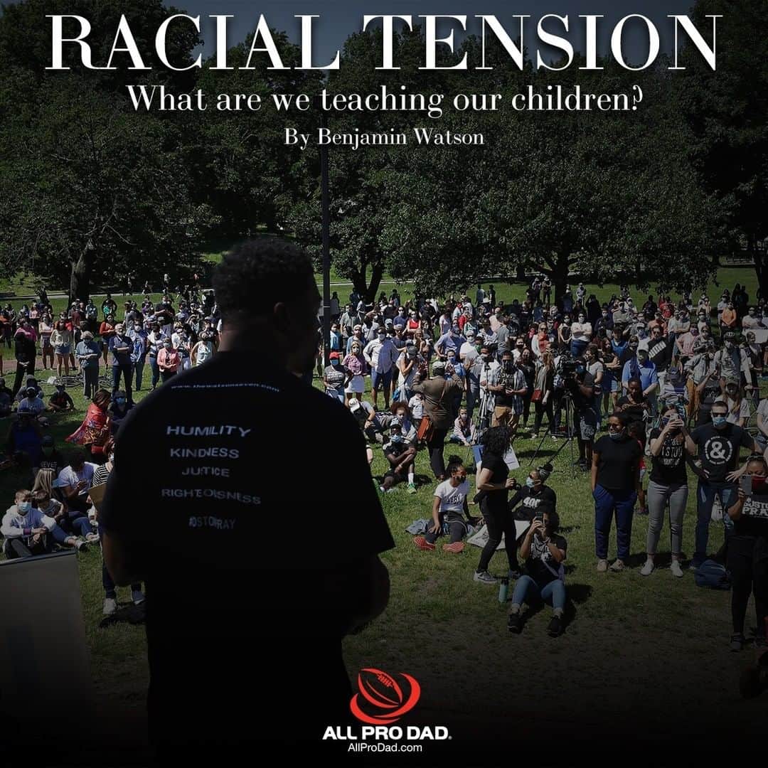 NFLさんのインスタグラム写真 - (NFLInstagram)「Racial Tension: What are we teaching our children? — by @benjaminswatson (via @allprodad) ⁣⁣ ⁣ #InspireChange | #NFLDads」6月22日 1時30分 - nfl