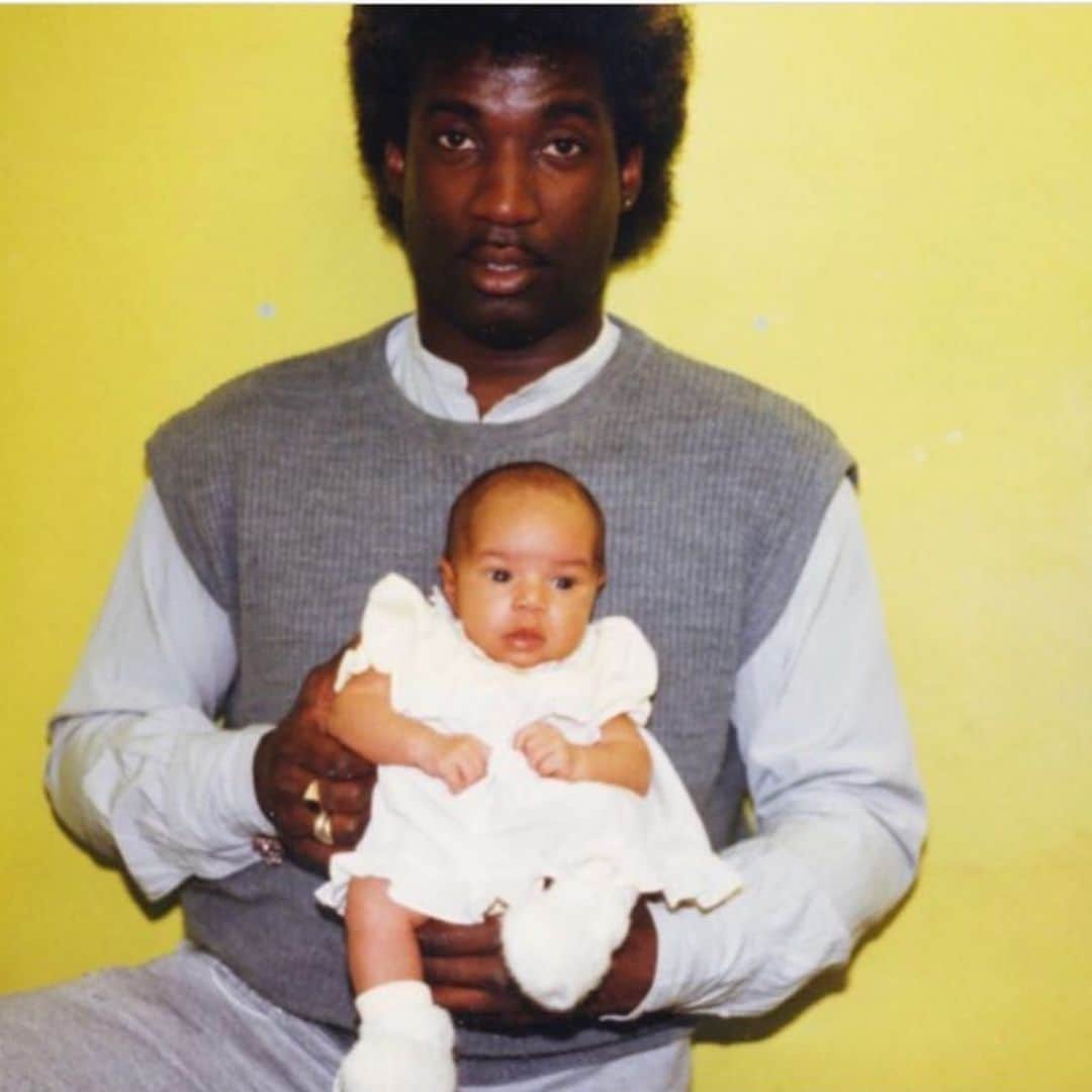 レオナ・ルイスのインスタグラム：「Happy Father’s Day to all the papas holding it down out there! Thank you dad for being my rock, always inspiring me to learn and grow! Love you today and always 🌸」