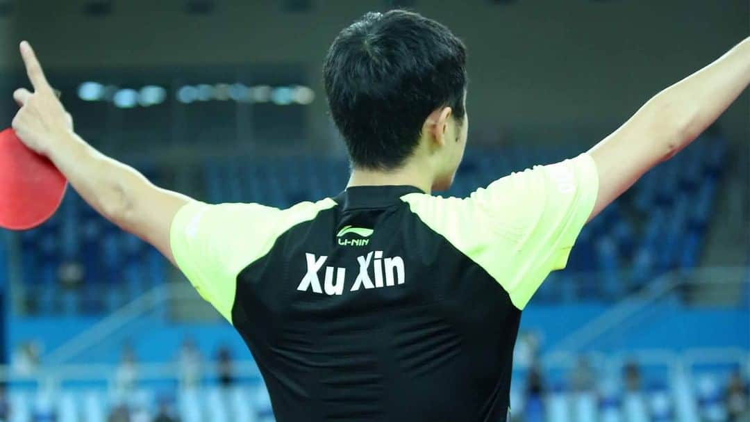 のインスタグラム：「Throwback to 2016 when Xu Xin took on Ma Long in the Finals of the #ITTFKoreaOpen! 🏓🏓🏓 . What a match it was! Check out this crazy rally that was just 1️⃣ of the many! 😱😱😱 . #STIGAPointoftheMatch #ITTFSmashback #BestofKoreaOpen 🇰🇷」