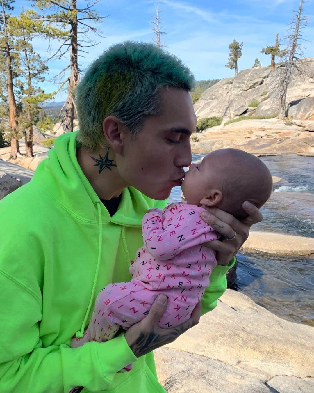 Tianna Gregoryさんのインスタグラム写真 - (Tianna GregoryInstagram)「Happy first  Father’s Day to the best daddy! You’re so kind, caring and loving! I love watching you with our daughter. She’s so lucky to have you and to look up to you💕💕 We love you」6月22日 2時01分 - tiannag