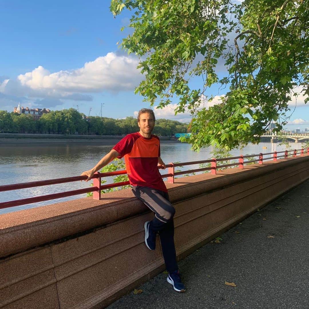 マチュー・フラミニのインスタグラム：「Wishing you all a productive, healthy & impactful week ahead!😘✌🏽」